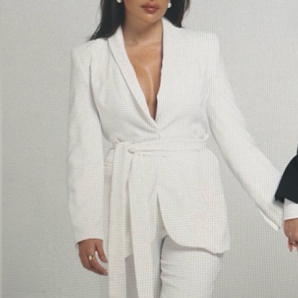 Elegant White Women's blazer - Picture 4 of 5